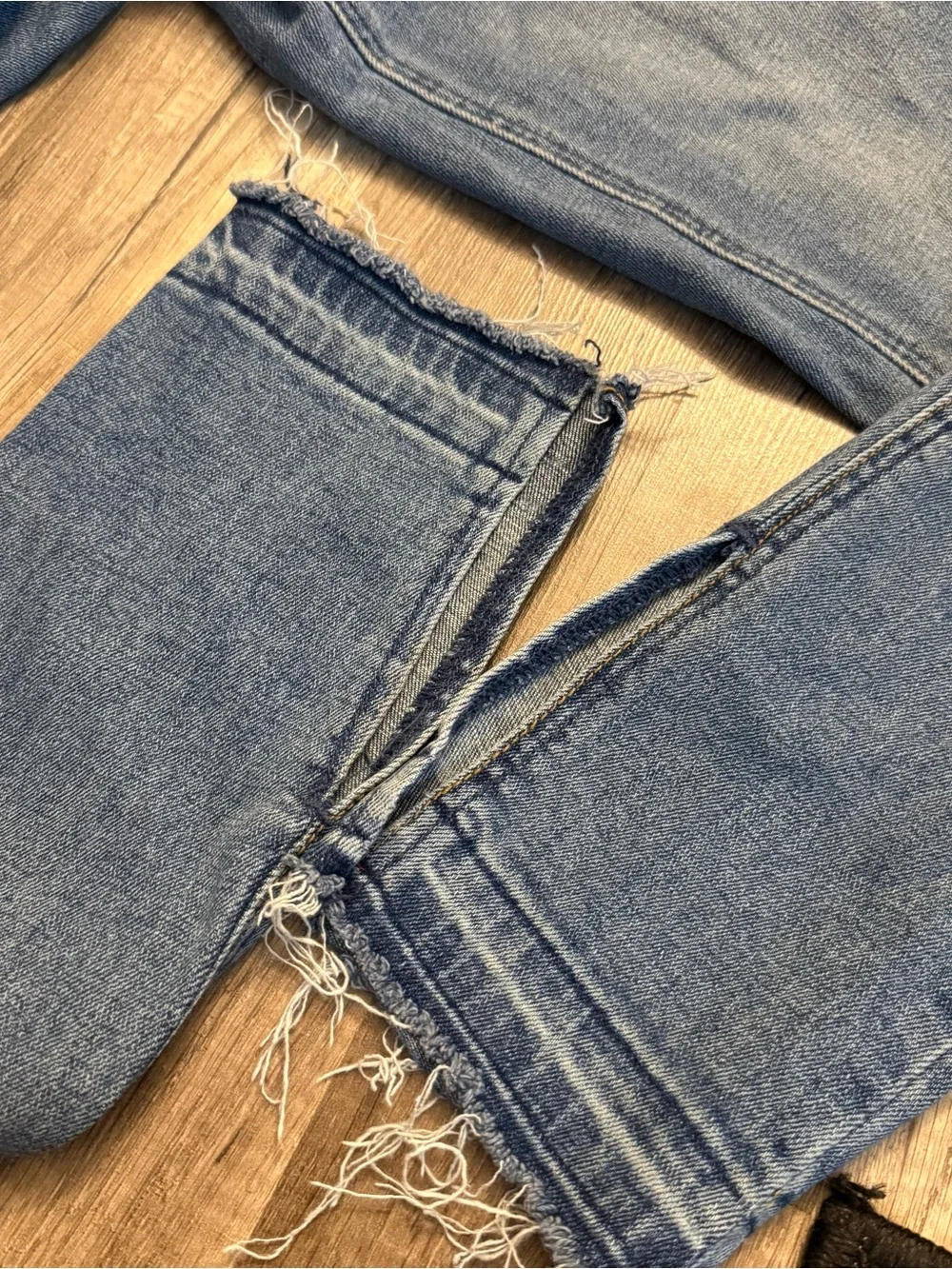 Free People Light Wash Raw Hem Side Slit Skinny Jeans W24 Y2K Inspired